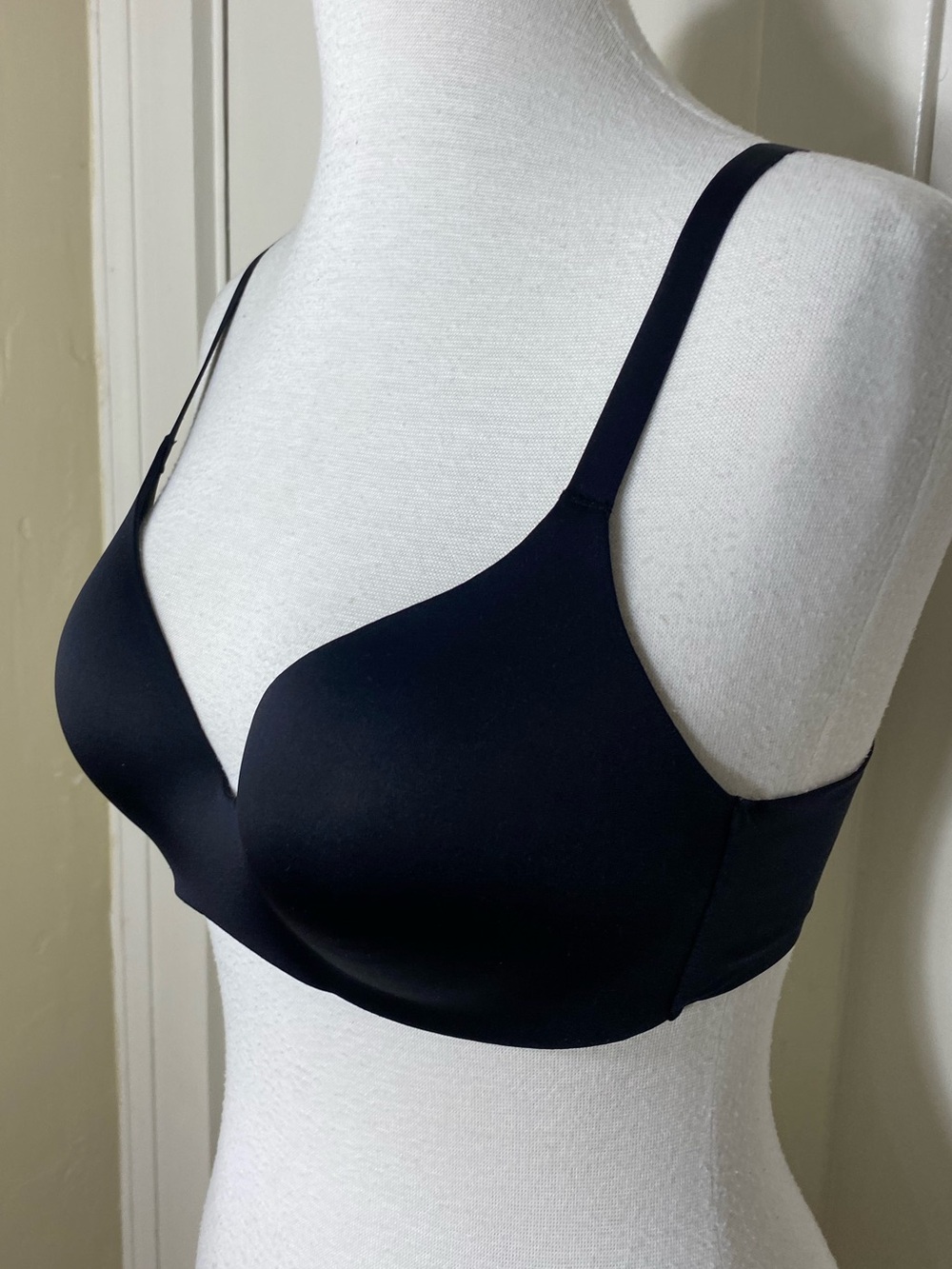 Uniqlo Black Padded Wireless Bra 34/36 AA A B - Picture 4 of 12